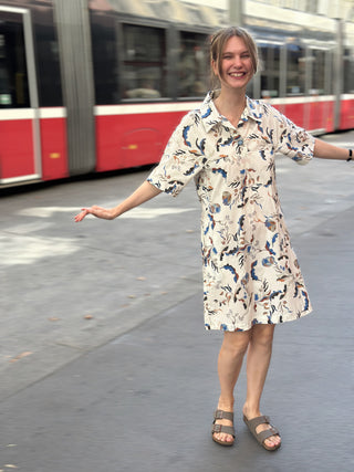 Kleid ELENA cremeweiß floral in ganzer Länge, Vorderansicht